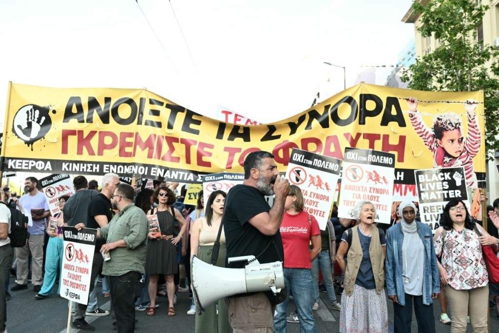 Αμέτρητοι στην πορεία για το ναυάγιο στην Πύλο – «Να μην αφήσουμε η αλληλεγγύη να ναυαγήσει»