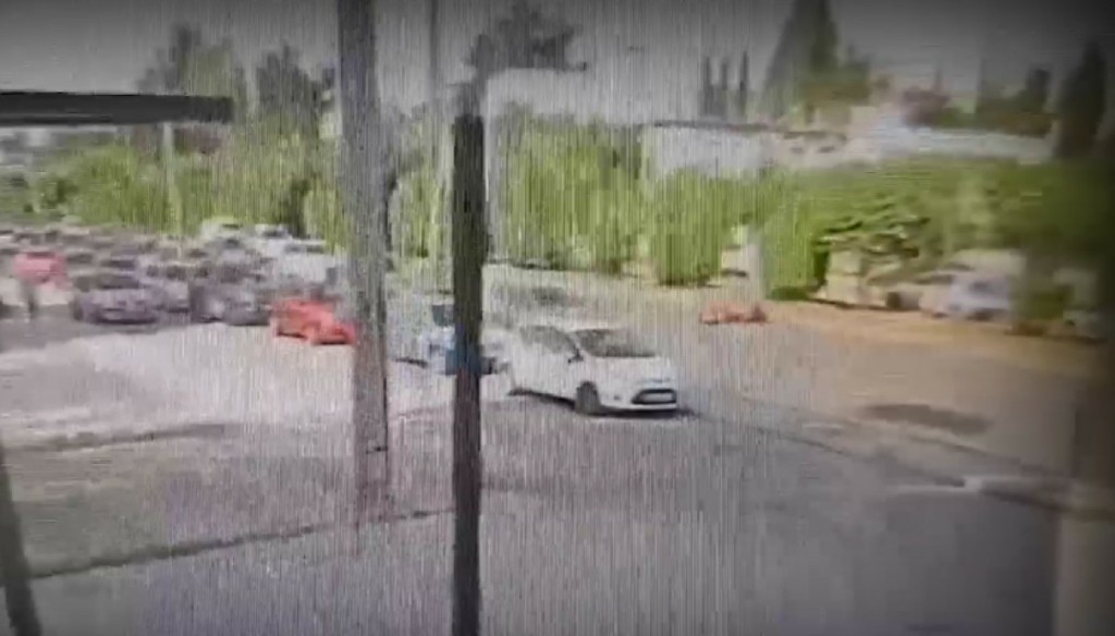Έτσι έγινε το τροχαίο στην Κηφισίας – Σε σοβαρή κατάσταση το 3χρονο παιδί – Βίντεο ντοκουμέντο