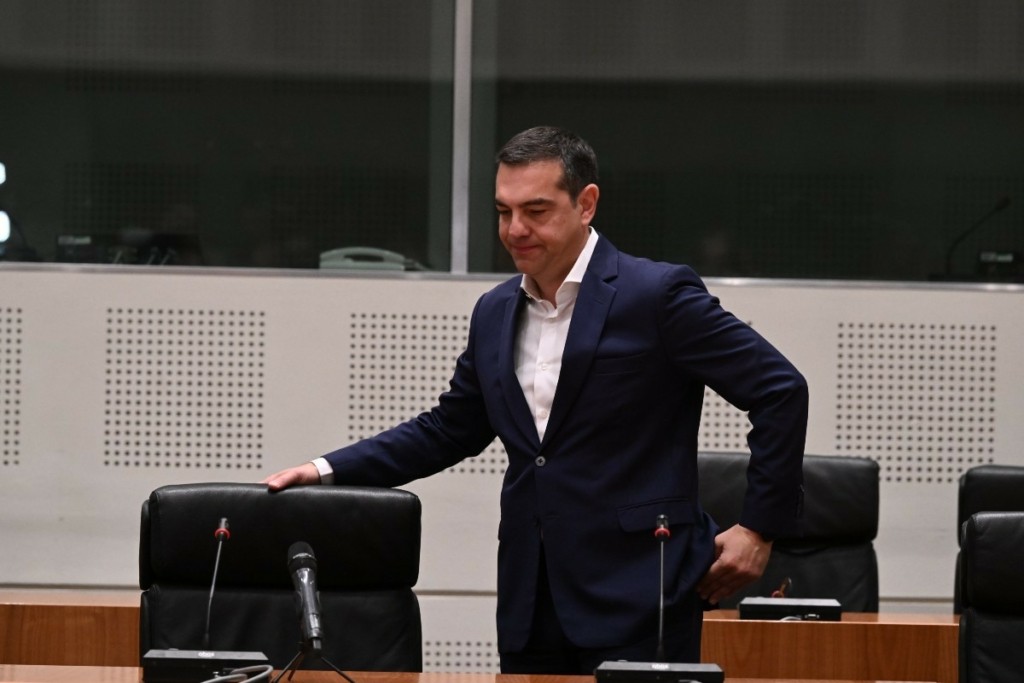 Συγκινημένος έφυγε ο Αλέξης Τσίπρας – Η παραίτηση μέσα από 10 εικόνες