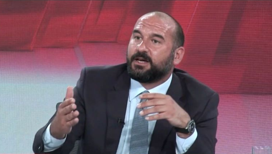 Άγριος καυγάς Τζανακόπουλου με Βαρβιτσιώτη – “Άθλιε συκοφάντη” – “Γιατί είστε Ακροδεξιός και αχρείος;”