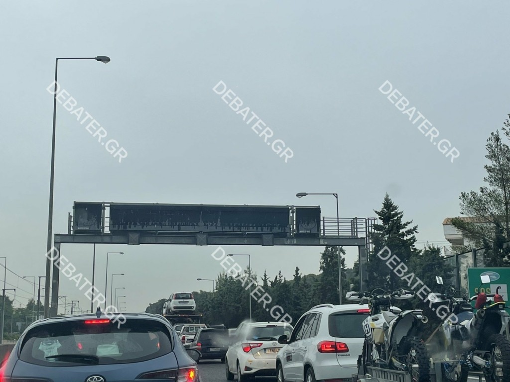 Κορυφώνεται η έξοδος του τριημέρου Αγίου Πνεύματος – Ουρές χιλιομέτρων στην Αττική Οδό