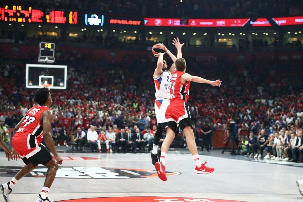 Μετά τον Βεζένκοφ αποχώρησε για το NBA και ο Μίτσιτς