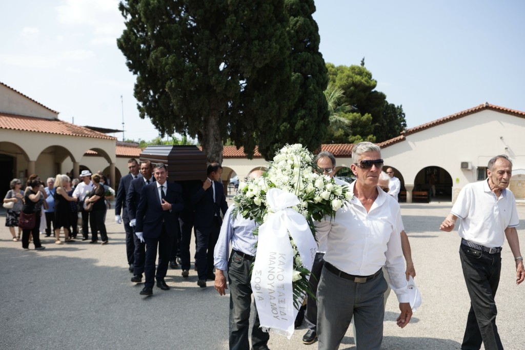 Θλίψη στην κηδεία της Άντζελας Ζήλεια