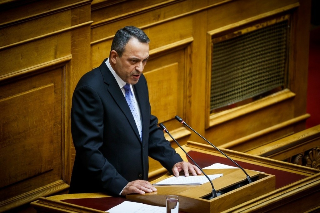 Αποχώρησε από την αίθουσα της Βουλής το ΚΚΕ κατά τη διάρκεια της ομιλίας Στίγκα
