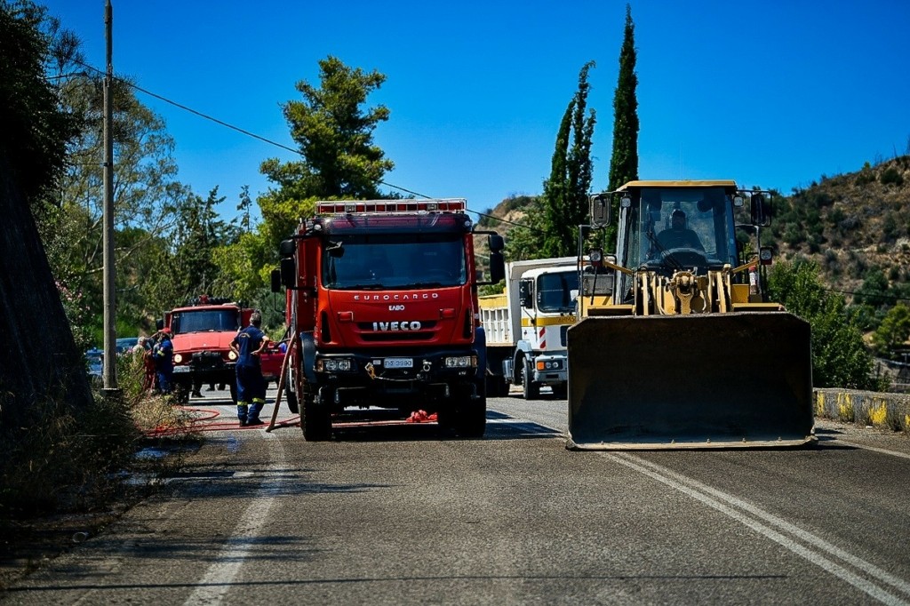 Σε διαρκής επιφυλακή η Πυροσβεστική – 41 πυρκαγιές το τελευταίο εικοσιτετράωρο