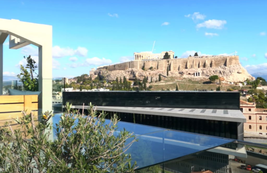Η απάντηση της Cocomat για τη λειτουργία του ξενοδοχείου στην Ακρόπολη