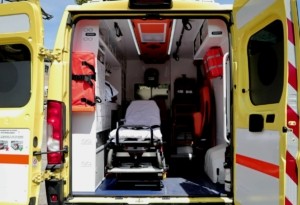 Ηράκλειο: 39χρονος πήδηξε από μπαλκόνι 2ου ορόφου – Δίνουν μάχη για να τον κρατήσουν στην ζωή