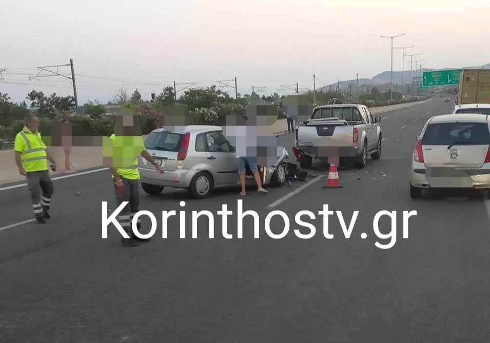 Τροχαίο στην εθνικό οδό Αθηνών – Κορίνθου – Ενεπλάκησαν τέσσερα αυτοκίνητα (pics)