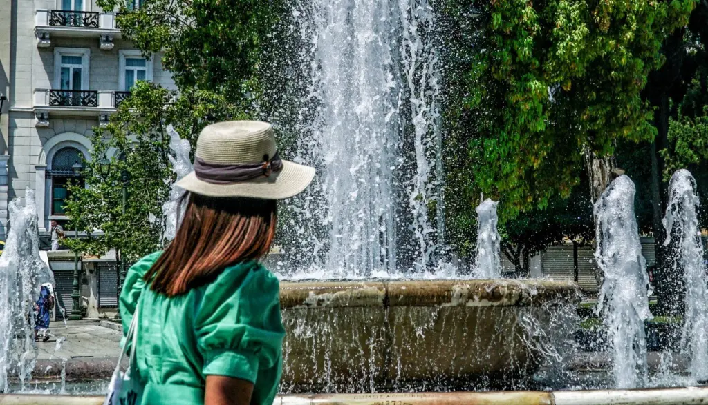 Προ των πυλών κύμα έντονης ζέστης: Στους 39°C ο υδράργυρος την Κυριακή – Πότε υποχωρεί και πού αυξάνεται ο κίνδυνος πυρκαγιάς