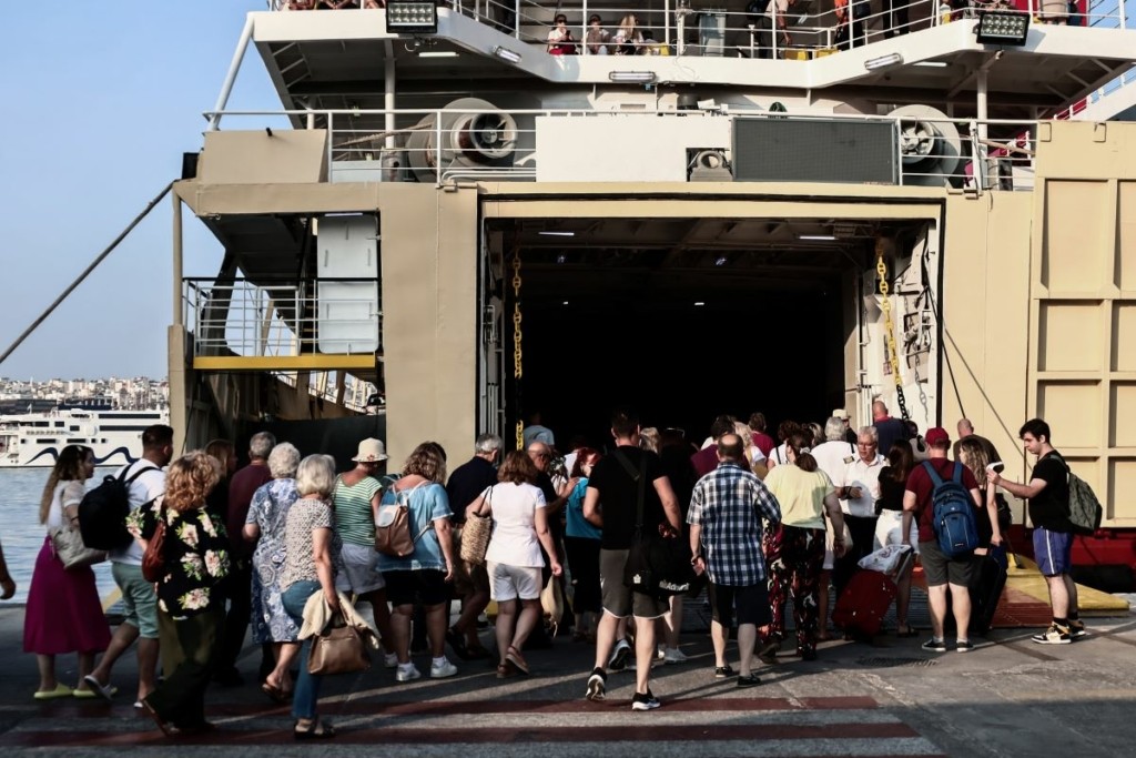 Αυξημένη η κίνηση στα λιμάνια – Πόσοι έφυγαν χθες, Πέμπτη