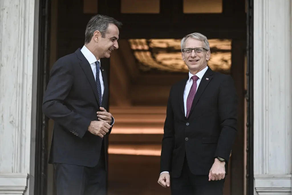 Ο Κυριάκος Μητσοτάκης συναντήθηκε με τον Βούλγαρο ομόλογό του, Nikolai Denkov (pics)