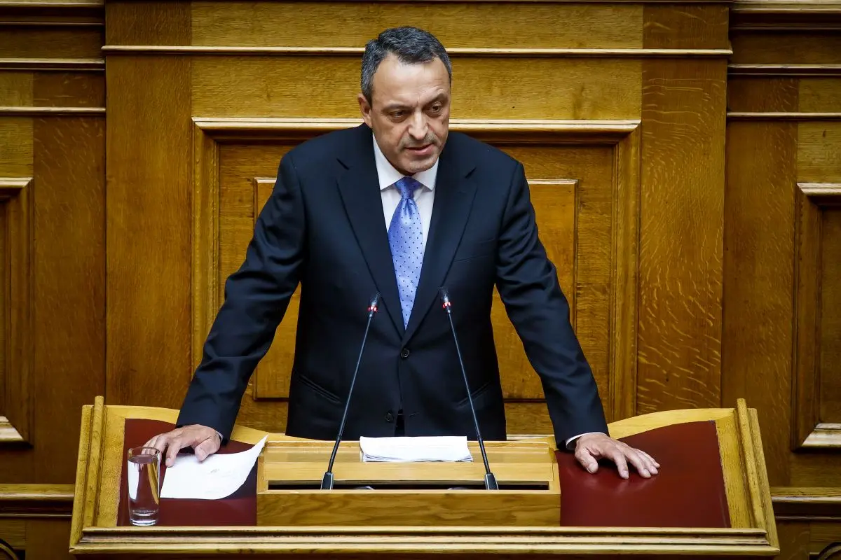 Σπαρτιάτες: Ευχαρίστησαν ξανά τον Κασιδιάρη από το βήμα της Βουλής