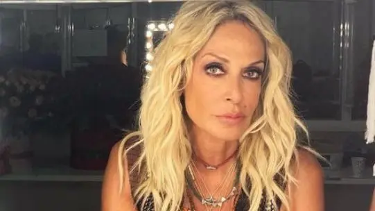 Άννα Βίσση: Αυτοί είναι όλοι οι διάσημοι άνδρες που είχε σχέση (vids)