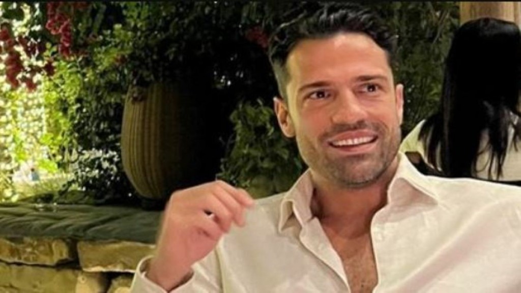Στη Ρόδο ο Κωνσταντίνος Αργυρός – Κάνει γυμναστική με αμάνικο μπλουζάκι