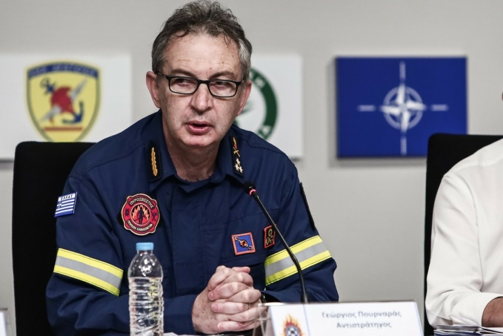 “Είμαστε αντιμέτωποι με το τρίγωνο του Διαβόλου” – Όσα ανέφερε ο Αρχηγός της Πυροσβεστικής για τις φωτιές