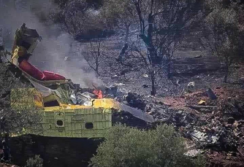 Πτώση Canadair στην Κάρυστο: Νεκροί και οι δύο πιλότοι – Η ανακοίνωση του ΓΕΑ