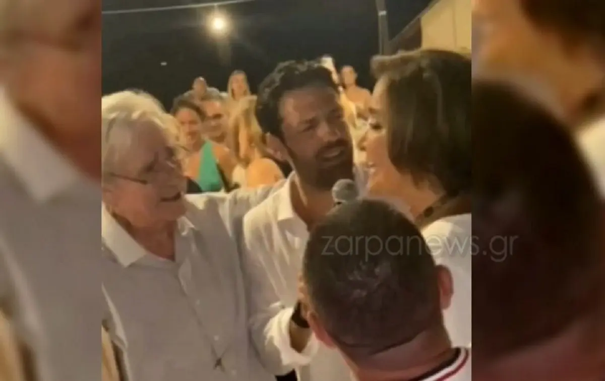 Έπιασε το μικρόφωνο η Ντόρα Μπακογιάννη – Τραγούδησε με τον Κωνσταντίνο Αργυρό (vid)