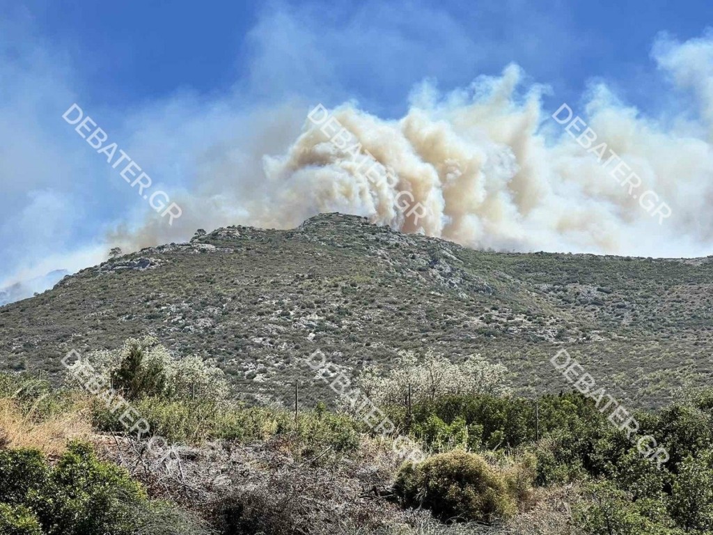 Στα Κύθηρα έφτασε ο καπνός από τη φωτιά στον Κουβαρά