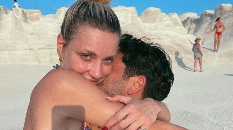 Διακοπές στη Μήλο για τον Χρήστο Μάστορα και τη Γαρυφαλλιά Καληφώνη (pics)