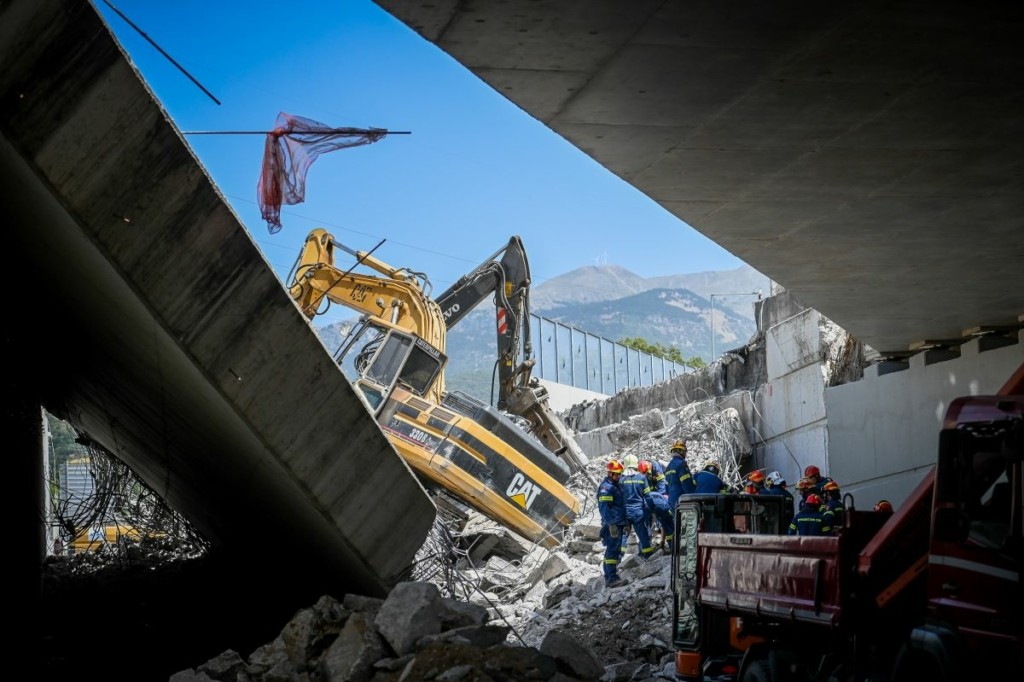 Πάτρα: Κακουργηματικές κατηγορίες εναντίον των 4 συλληφθέντων για την πτώση της γέφυρας – Προθεσμία για να απολογηθούν