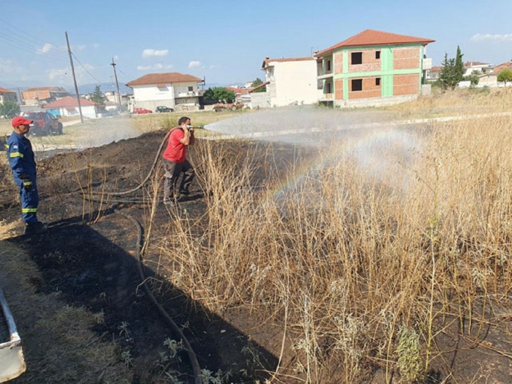 Φωτιά στον Τύρναβο – Τέθηκε άμεσα υπό έλεγχο