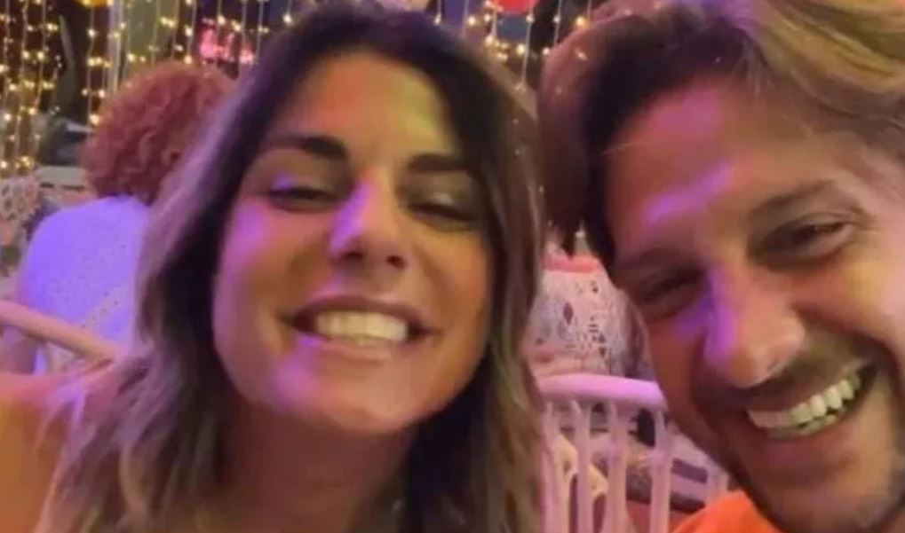 Η Σταυρούλα Χρυσαειδή επέστρεψε στην Ελλάδα και βγήκε για φαγητό με τον Ηλία Μπόγδανο (pics)
