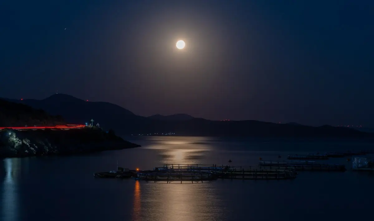 Καύσωνας: 61 περιοχές με 30αρια κατά τη διάρκεια της νύχτας – Οι 8 με τις υψηλότερες θερμοκρασίες