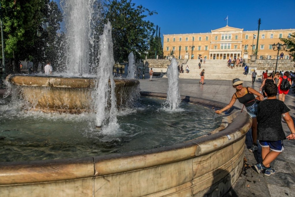 Κορυφώνεται ο καύσωνας – Μέχρι και 46 βαθμούς την Τετάρτη
