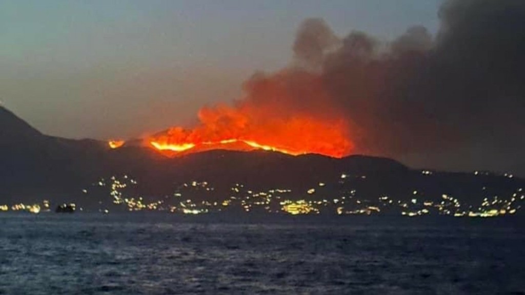 Κέρκυρα: Οι φλόγες πλησιάζουν σπίτια στην περιοχή Σάντα