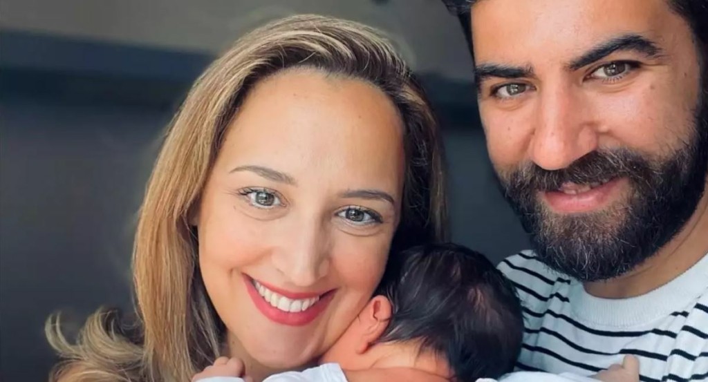 Η πρώτη ανάρτηση της Κλέλιας Πανταζή αγκαλιά με το νεογέννητο μωρό της
