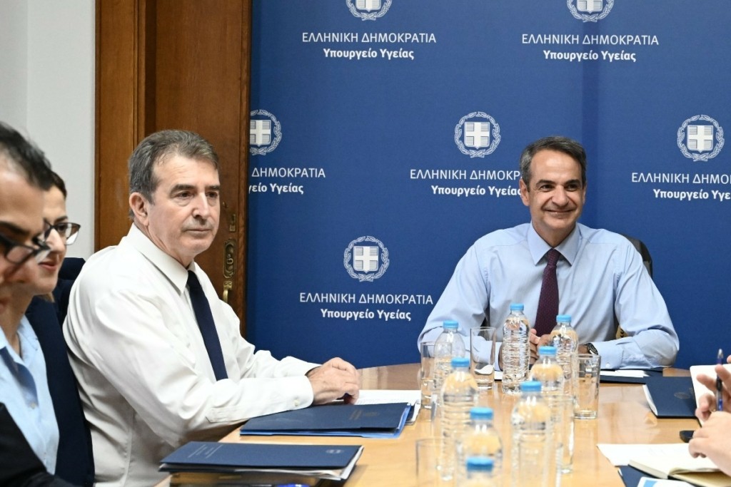 “Πυρετός” συσκέψεων ενόψει των προγραμματικών δηλώσεων – Στο υπ. Υγείας ο Κυριάκος Μητσοτάκης