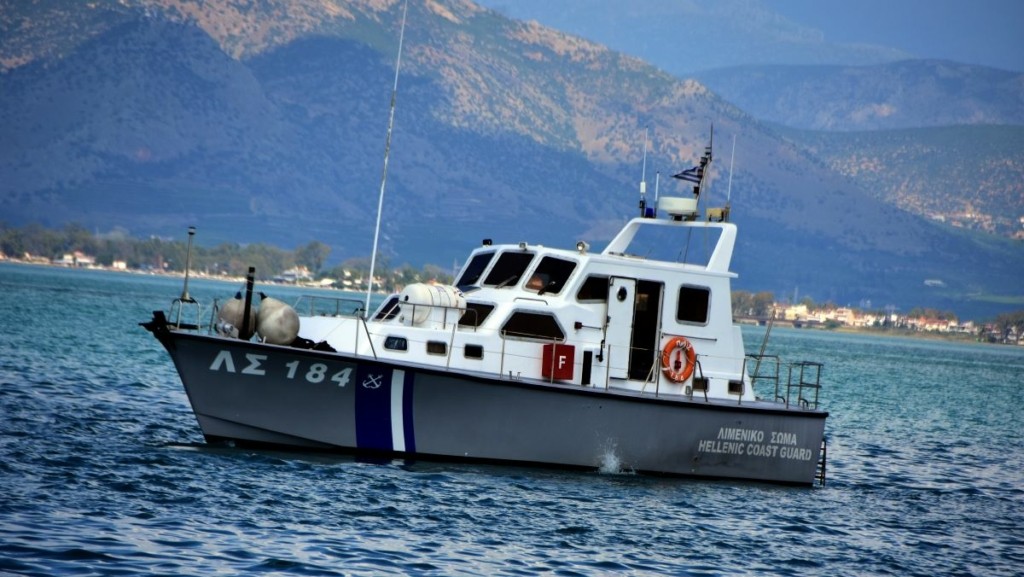 Κως: Καταδίωξη και προειδοποιητικές βολές σε διακινητή μεταναστών από το Λιμενικό