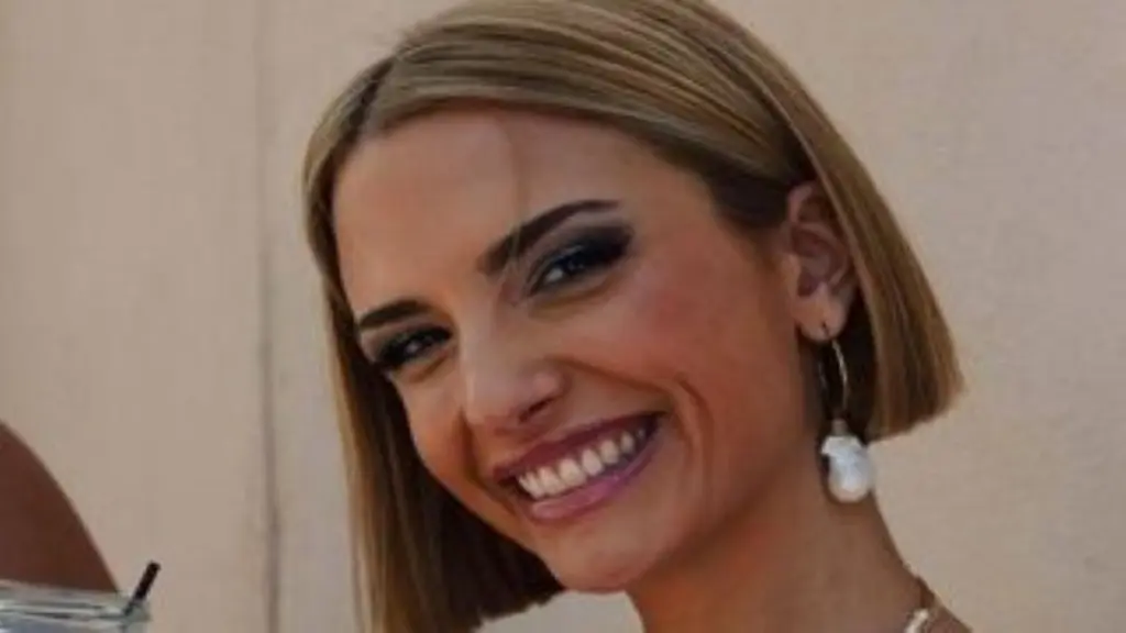 Η Κατερίνα Λιόλιου μας “συστήνει” την αδερφή της – Μοιάζουν σαν δύο σταγόνες νερό! (pics)