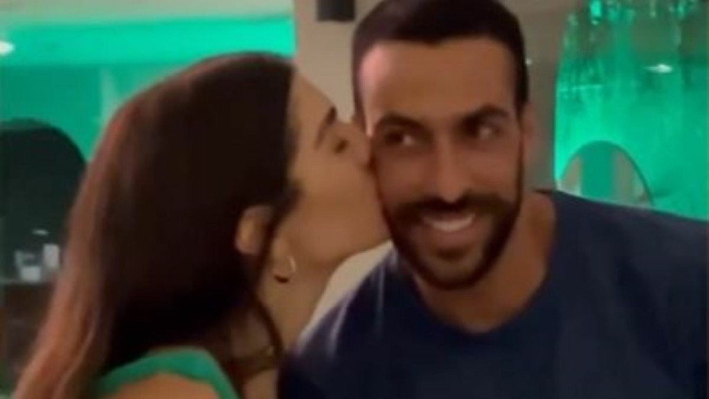 Το πάρτι έκπληξη που ετοίμασε η Μελίνα Νικολαΐδη για τα γενέθλια του Αλέξανδρου Πολυχρονιάδη (pics)
