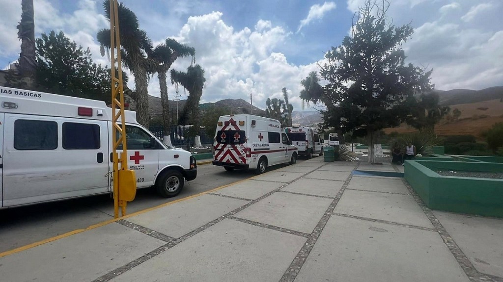 Τουλάχιστον 25 νεκροί από την πτώση λεωφορείου σε γκρεμό στο Μεξικό (vid)