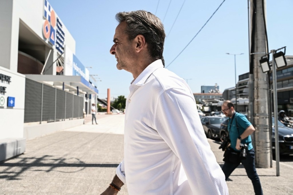 Στο Συντονιστικό Κέντρο της Πολιτικής Προστασίας ο Κυριάκος Μητσοτάκης