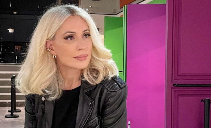 Η Μαρία Μπακοδήμου εγκλωβισμένη από τη φωτιά στην εθνική οδό (pics)