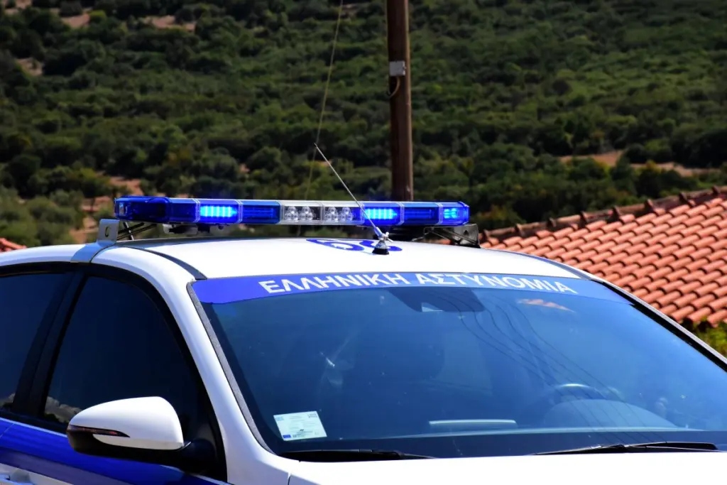 Ηράκλειο: Χειροπέδες σε 61χρονο στην Γόρτυνα – Βρέθηκε ολόκληρο οπλοστάσιο στην κατοχή του