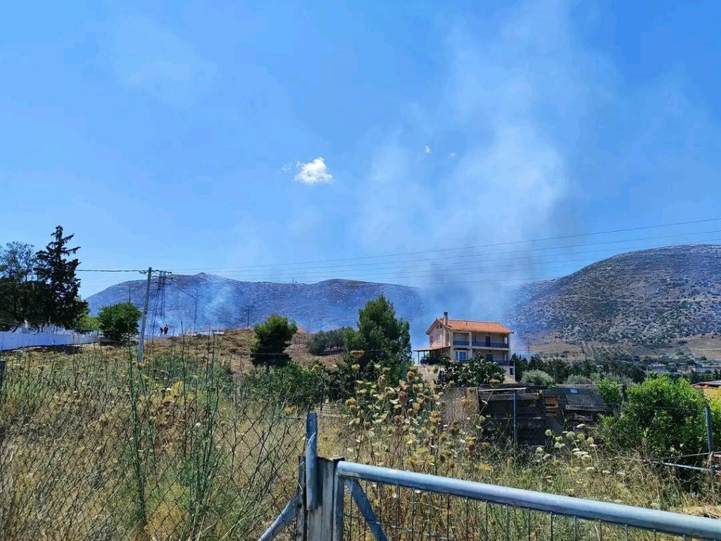 Φωτιά ΤΩΡΑ στην Κερατέα