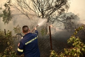Πολύ υψηλός κίνδυνος πυρκαγιάς αύριο σε Αττική, Κρήτη και περιοχές της Στερεάς Ελλάδας, Πελοποννήσου και Β. Αιγαίου