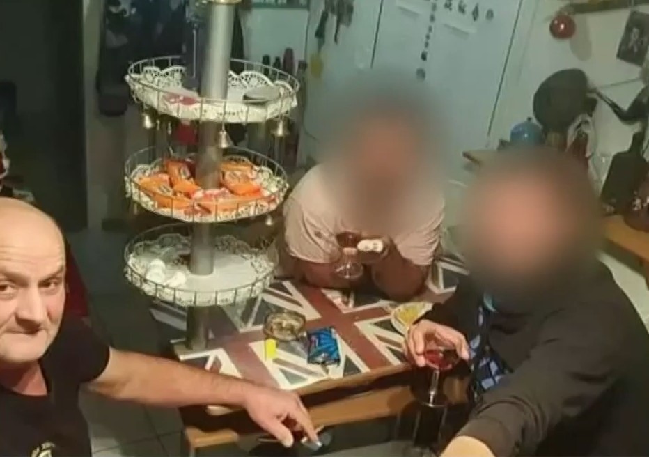 Θρήνος στη Θεσσαλονίκη για τα δύο αδέρφια που πέθαναν με έξι ώρες διαφορά