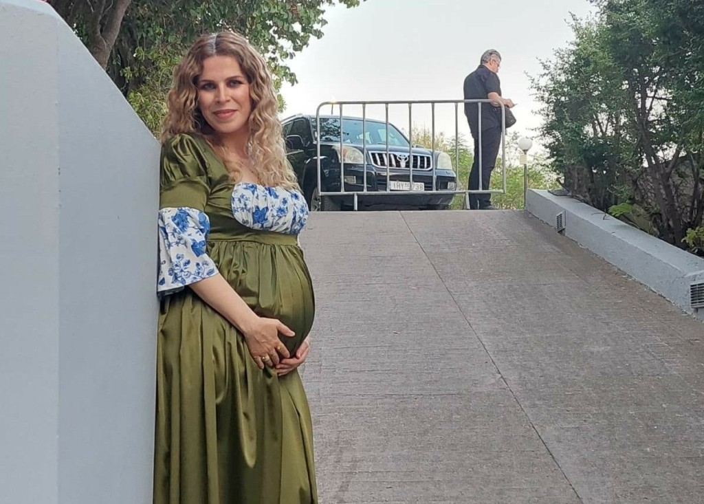 Έκπληξη – Έγκυος η τραγουδίστρια Βιολέτα Ίκαρη