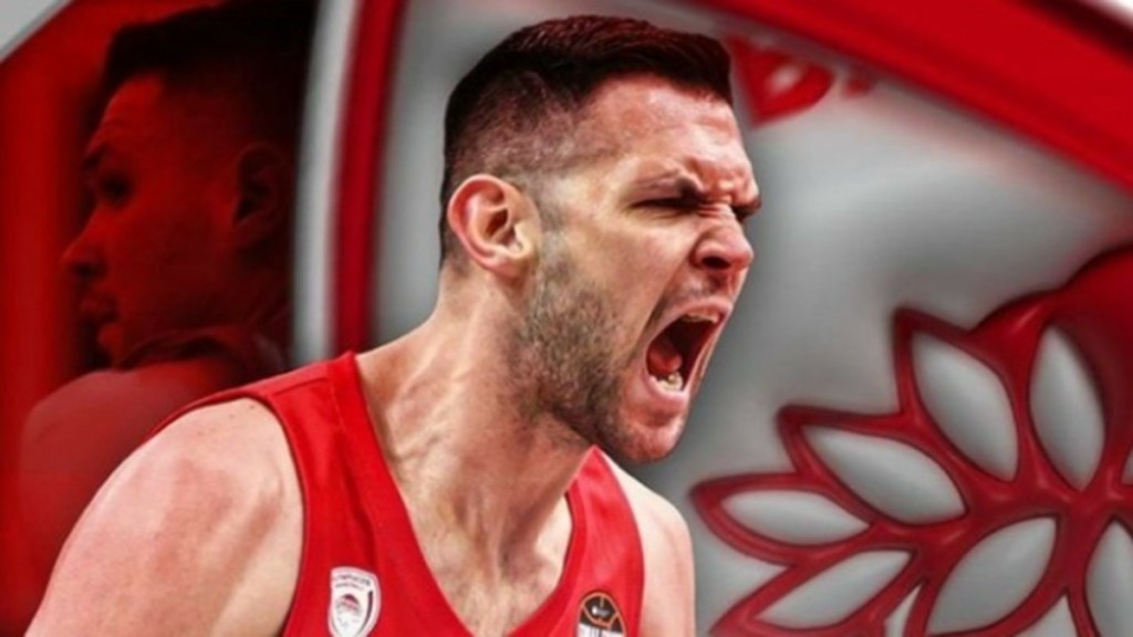 Παπανικολάου: “Κανένα μέρος σαν το σπίτι, συνεχίζουμε να μαχόμαστε μαζί”