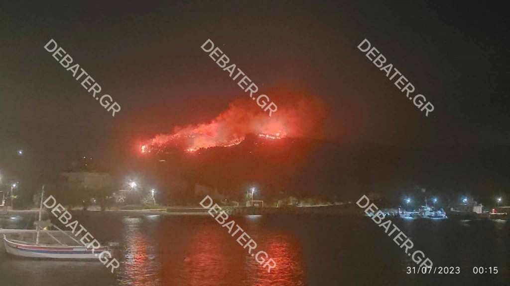 Μεγάλη φωτιά σε πευκοδάσος στην Κατάβαση στη Χίο – Μήνυμα του 112 για εκκένωση οικισμών (pics)