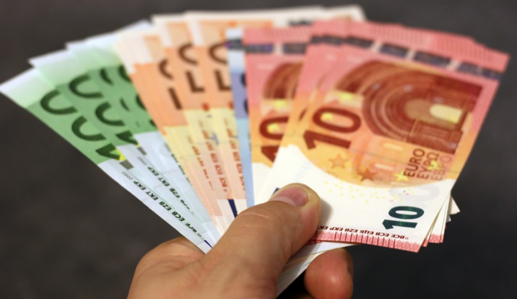Πληρωμές e-ΕΦΚΑ και ΔΥΠΑ: Μπαράζ πληρωμών από τις 10 Ιουλίου