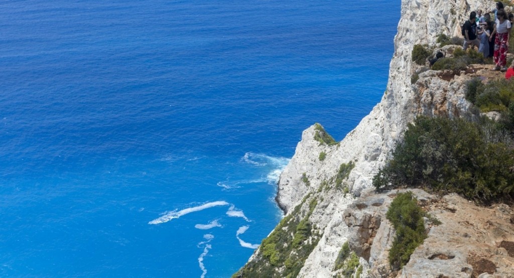 Θρίλερ στη Ζάκυνθο – Βρέθηκε ανθρώπινο οστό σε παραλία