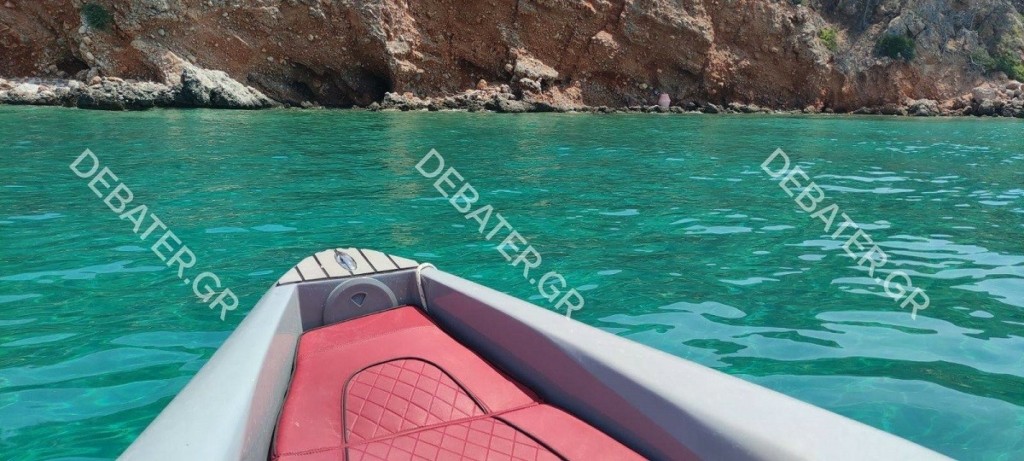 Ο γύρος του Αγκιστρίου με σκάφος – Δείτε το ναυάγιο και τη σπηλιά με τα κοράλλια (pics)