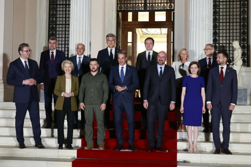 Καρέ καρέ το δείπνο του Μητσοτάκη στους ηγέτες της Βαλκανικής – Στο επίκεντρο ο Ζελένσκι (pics)