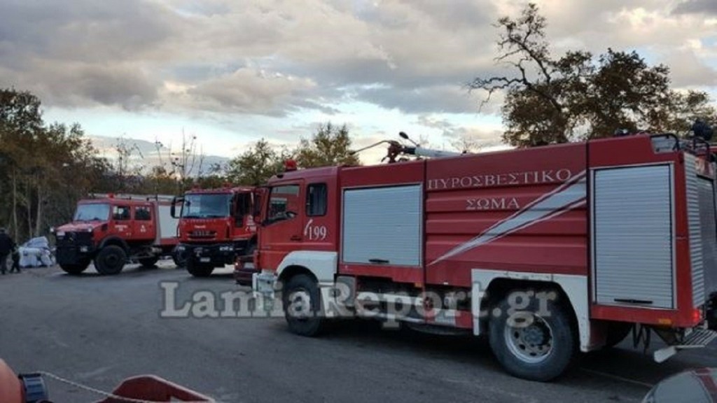 Τέθηκε υπό έλεγχο η φωτιά στους Κομποτάδες Λαμίας
