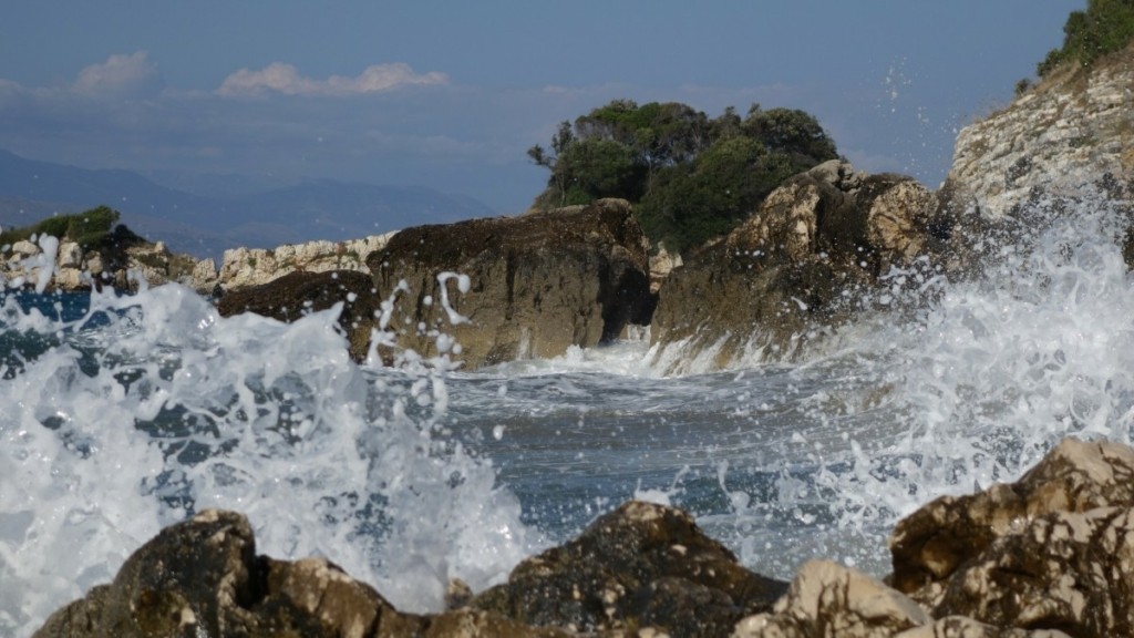 Καιρός Τετάρτη 09/08: Μικρή πτώση της θερμοκρασίας και ισχυρά μελτέμια
